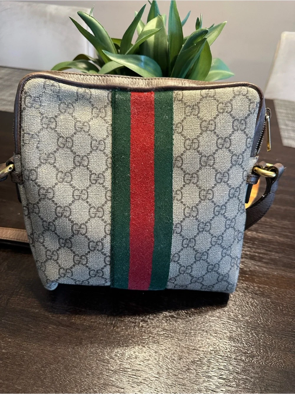 Gucci Beige GG Supreme Messenger Bag with Green-Red Web Stripe